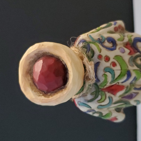 Jim Shore Festive Female Caroler #4005327 - Picture 7 of 12